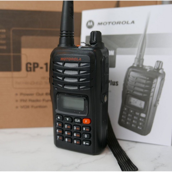 Bộ Đàm Cầm Tay Motorola GP 1300 Plus Giá Tốt - 3